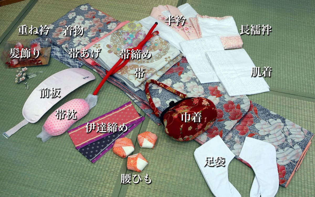 お着物一式がきれいに収納できる衣装箱
