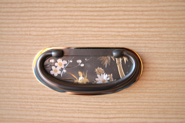 桐たんす 金具 黒・四君子