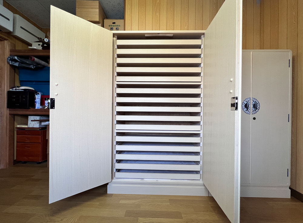 山口県 西嶋様　桐たんす 和たんす「黒梅 総盆」＋帯たんす「天童」別注2