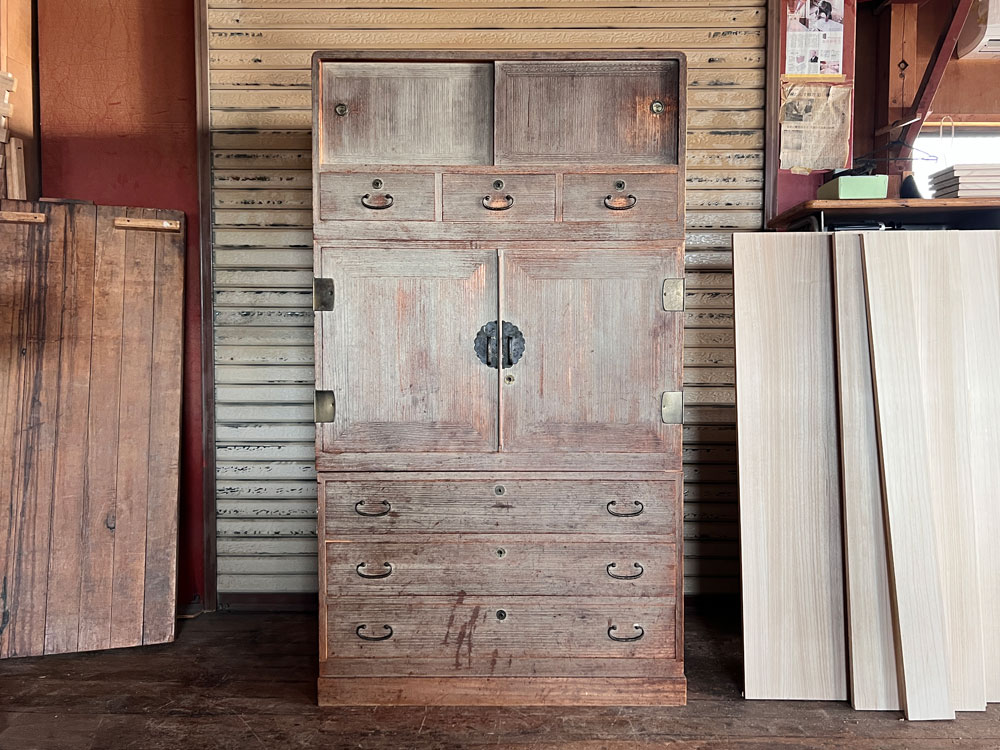 新潟県 浅井様　桐たんす 和たんす　修理・再生。リメイク前の画像